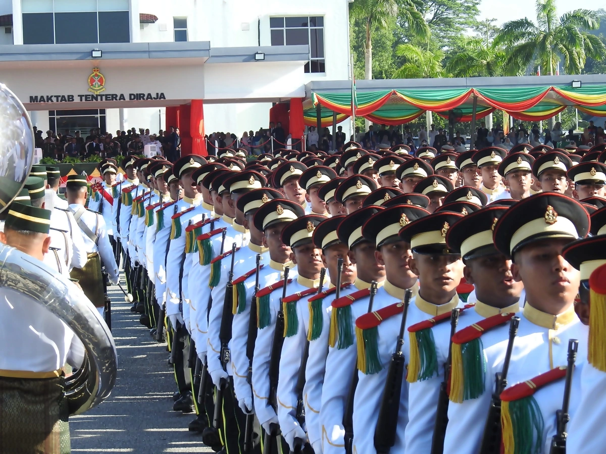 pelajar maktab tentera diraja